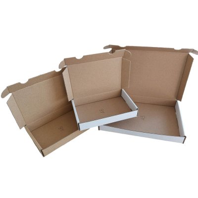 Brievenbusdoos onbedrukt wit Enkelgolf E-golf ext. formaat 355 x 230 x 30 inw. Formaat 345 x 225 x 27